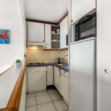 Les Bastides - I4143 By Interhome